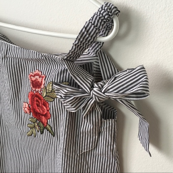 NWOT Miss Lili embroidered cotton sleeveless top. - Picture 3 of 8